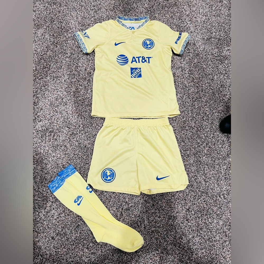 Youth Nike America soccer kit